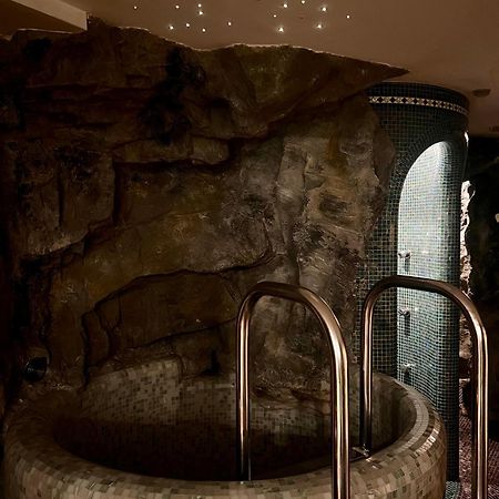 Hotel Tyrol Malles Venosta Kültér fotó