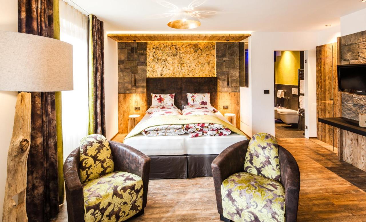 Hotel Tyrol Malles Venosta Kültér fotó