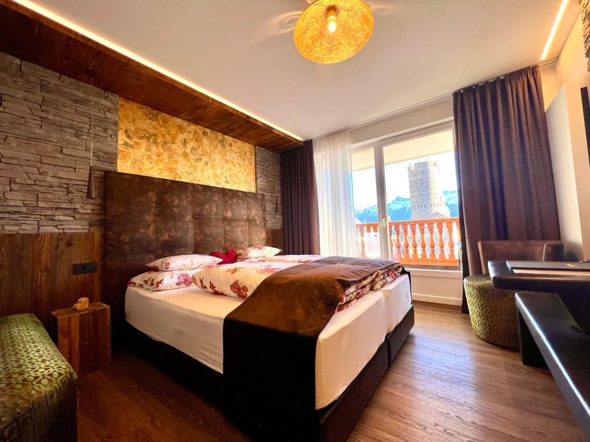 Hotel Tyrol Malles Venosta Kültér fotó