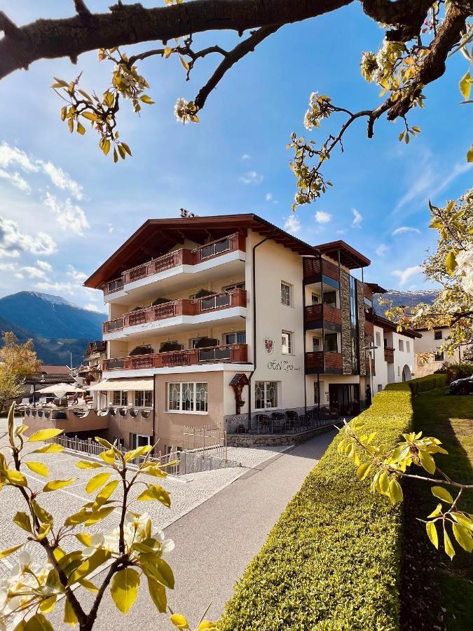 Hotel Tyrol Malles Venosta Kültér fotó