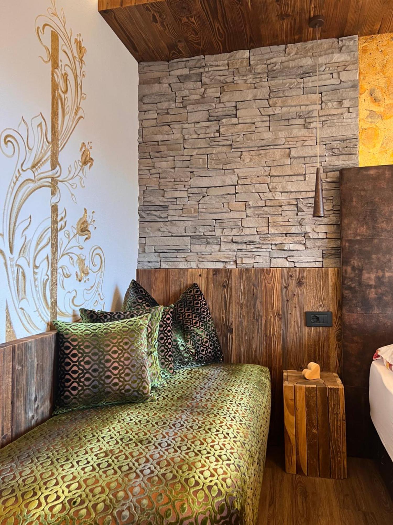 Hotel Tyrol Malles Venosta Szoba fotó