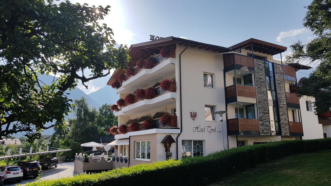 Hotel Tyrol Malles Venosta Kültér fotó